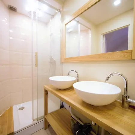 3 Bedroom / Compact Old Town Daire