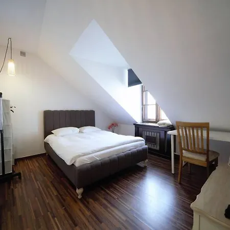 Apartment 3 Bedroom / Compact Old Town *